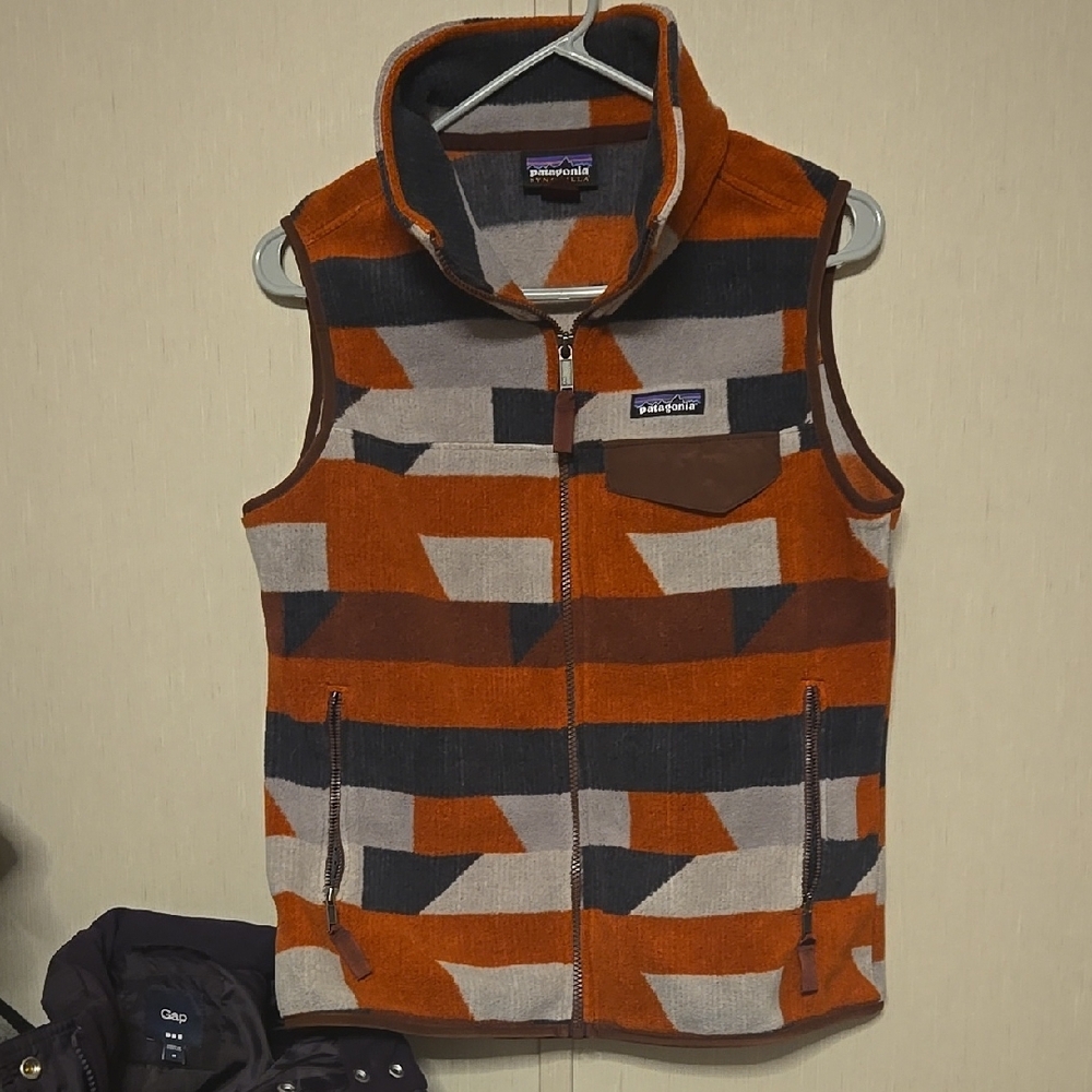 Patagonia Men's Orange and Brown Geometric Vest